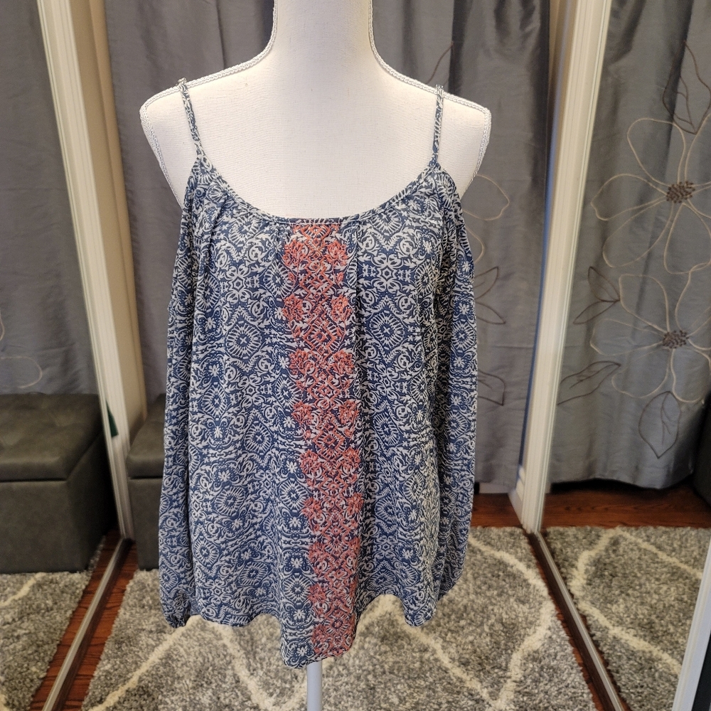 Off shoulders women top - Picture 1 of 5